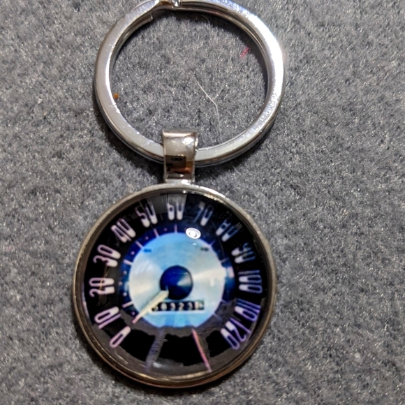 Vintage car speedometer glass button round keychain‎ - Picture 1 of 1